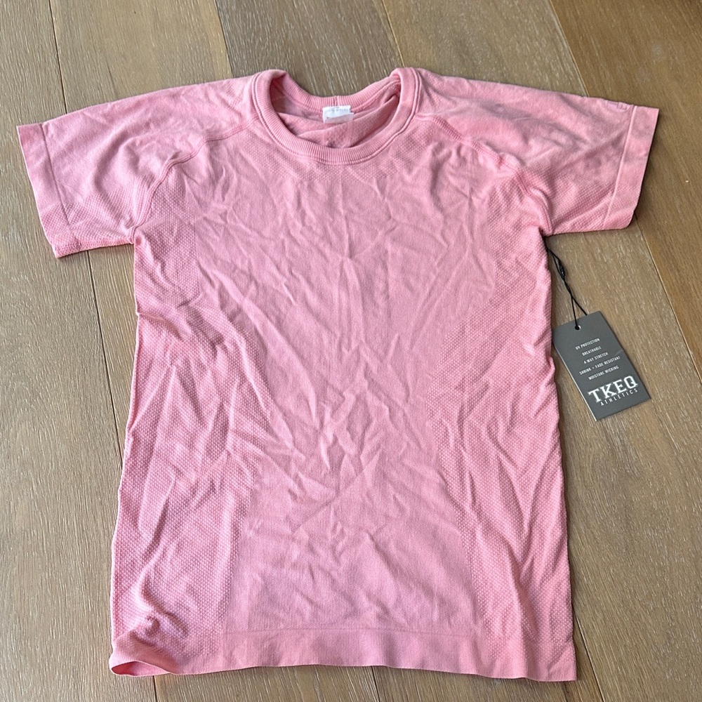 TKEQ - Kennedy Seamless Pink Short Sleeve